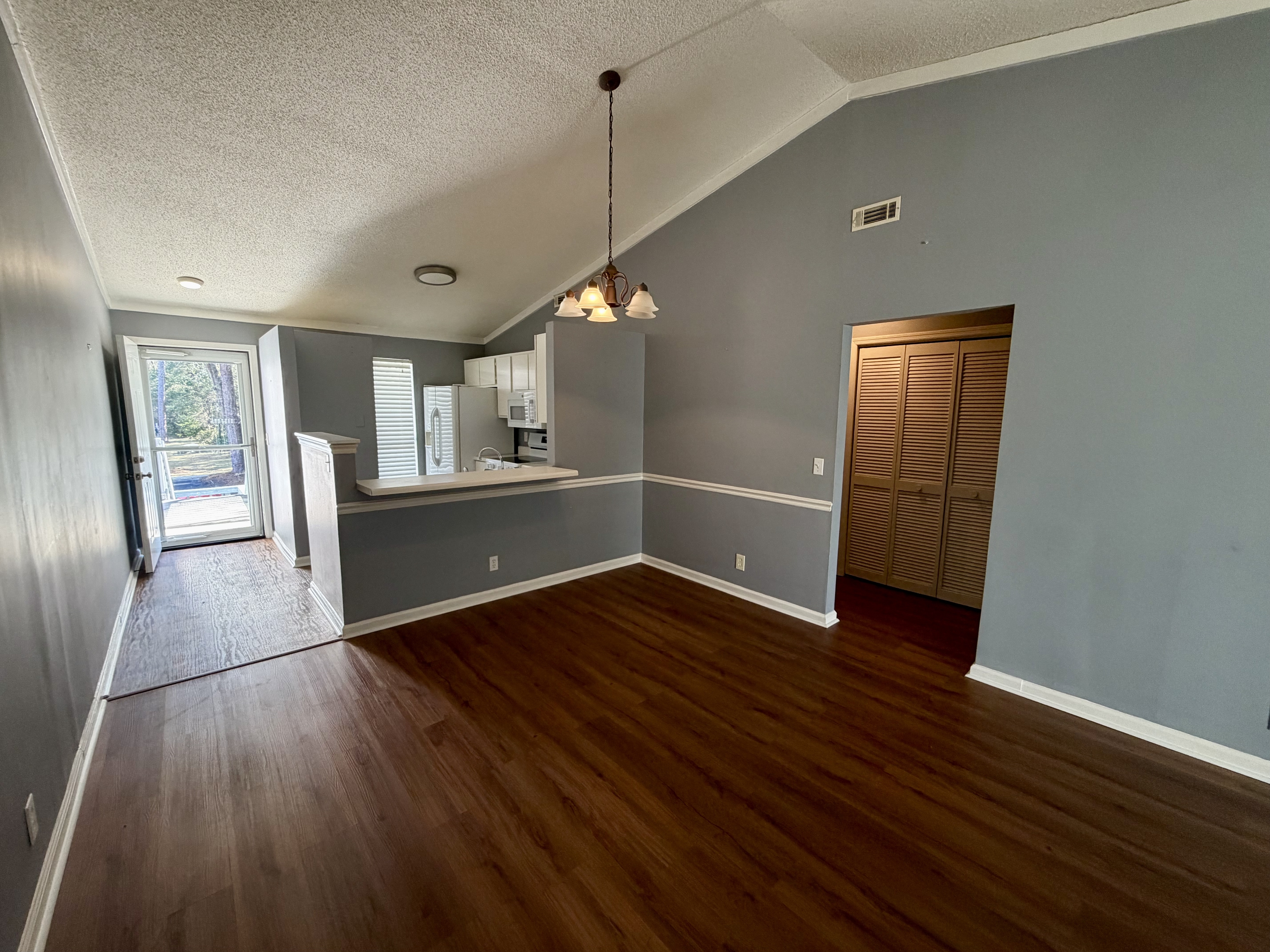 105 Shoals Drive - 1